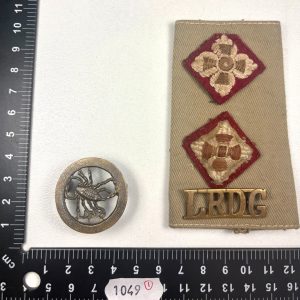 WW2 Long Range Desert Group Cap Badge & Rank Slide Ref:1049