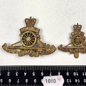 Honourable Artillery Queens Crown Cap & Beret Badges  Ref:1080